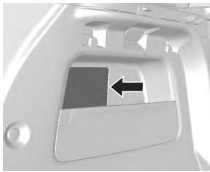 CHEVROLET TRAX - Boîte à fusibles du compartment arrêté - 1