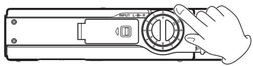 TASCAM DR-100 - Régler le niveau d'entrée - 3