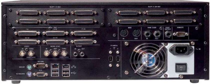 TASCAM X-48 - Une connectique complète : - 1