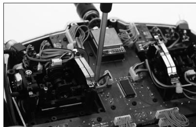 SPEKTRUM DX8 - Changement de la friction d'un cardan à l'autre - 2