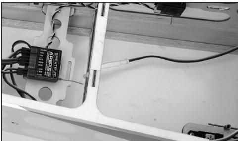 SPEKTRUM DX8 - INSTALACION DEL RECEPTOR - 1