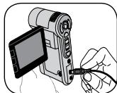 AIPTEK POCKET DV Z300 HD - De batterij opladen - 1