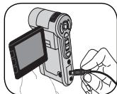 AIPTEK POCKET DV Z300 HD - 將電池充電 - 1