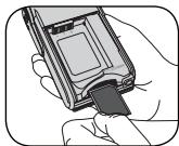 AIPTEK POCKET DV Z300 HD - Insérer une carte mémoire (facultatif) - 2