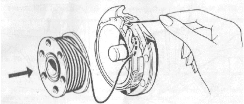 NECCHI 544 - Comment insérer une canette dans le support : - 1
