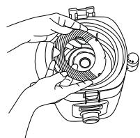 CUISINART CJE1000E - Den Entsafter zusammensetzen - 2