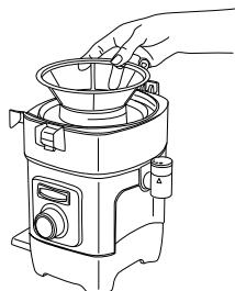 CUISINART CJE1000E - Den Entsafter zusammensetzen - 3