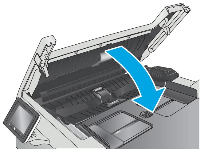 HP COLOR LASERJET PRO MFP M477FDN, COLOR LASERJET PRO MFP M477FDW, COLOR LASERJET PRO MFP M477FNW - Nettoyer les rouleaux et le tampon de séparation du bac d'alimentation. - 3