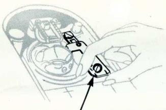 MERRITT 158 - Remise en place de la plaque a aiguille - 1