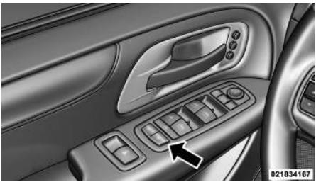 LANCIA VOYAGER - Serrures automatiques de porte (pour les versions/marchés qui en sont équipés) - 1
