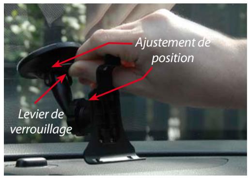 SNOOPER GPS PL2200 - Installation du snooper à l'aide du support de fixation à ventouse pour pare-brise - 1