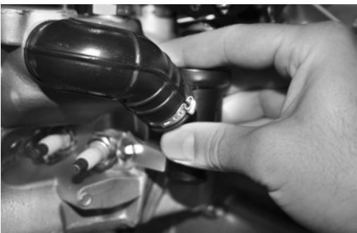 MALAGUTI 500 CC 4T - EURO 3 - Dépose culasse - 1