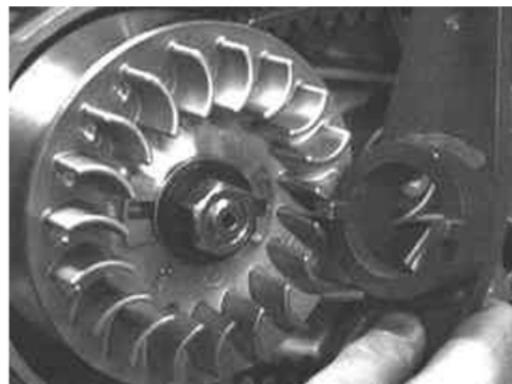 MALAGUTI 500 CC 4T - EURO 3 - Montage poulie motrice - 9