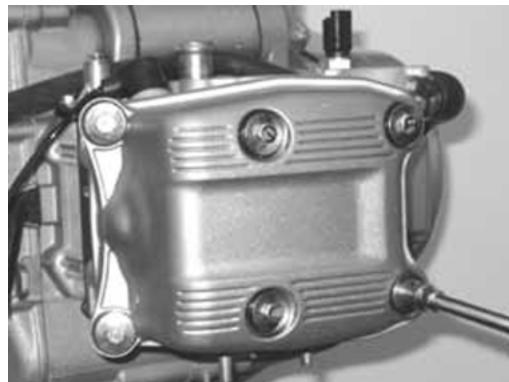 MALAGUTI 500 CC 4T - EURO 3 - Dépose couvercle de poussoirs - 1