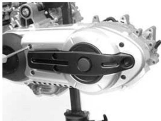 MALAGUTI 500 CC 4T - EURO 3 - Dépose axe de roue - 2