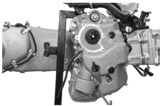 MALAGUTI 500 CC 4T - EURO 3 - Dépose couvercle de poussoirs - 2