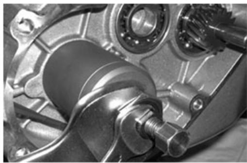 MALAGUTI 500 CC 4T - EURO 3 - Dépose roulements boite moyeu - 1