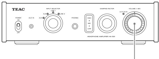 TEAC HA501 - Gire el mando VOLUME hasta su valor minimo (- dB). - 1