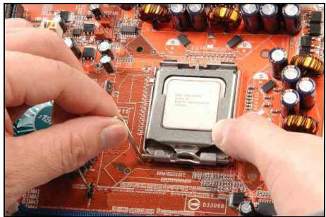 ABIT IB9 - CPU Socket 775 - 6