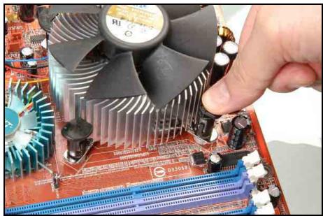 ABIT IB9 - CPU Socket 775 - 9
