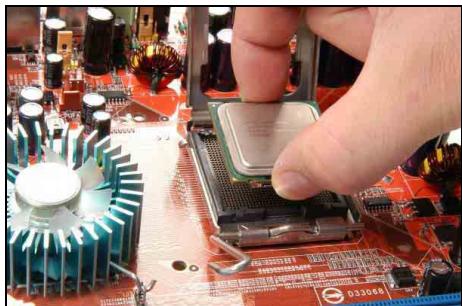 ABIT IB9 - CPU Socket 775 - 3