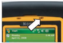 TRIMBLE NOMAD 900G - Installez et chargez complètement la batterie - 6