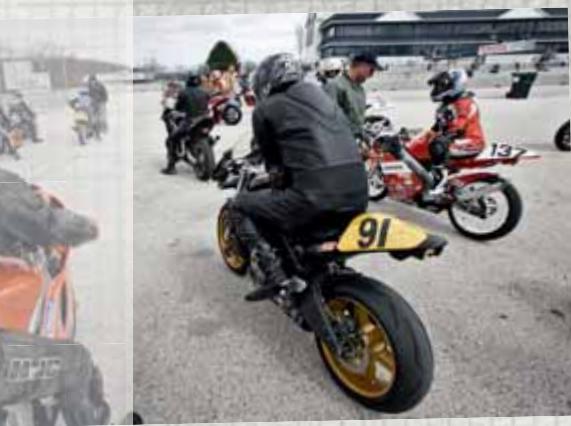 BUELL 1125CR - NOUS NOUS PRESENTONS.    NOUS SOMMES LA BUELL    MOTORCYCLE COMPANY    DE EAST TROY, DANS LE    WISCONSIN. Un petite ville sans aucun doute!    A peine 4231 habitants. Loin de tout. - 1