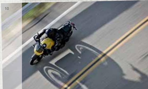BUELL 1125CR - NOS CONCURRENTS EMPLOYENT DES MILLIERS DE SALARIÉS, SANS COMPTER LES ROBOTS. - 11