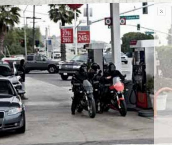 BUELL 1125CR - NOS CONCURRENTS EMPLOYENT DES MILLIERS DE SALARIÉS, SANS COMPTER LES ROBOTS. - 4