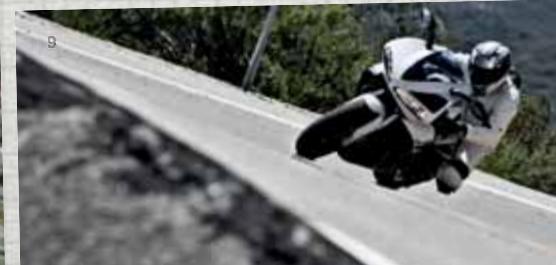 BUELL XB12SX - Nous nous présentons. Nous sommes la Buell Motorcycle Company de East Troy, dans le Wisconsin. Une petite ville sans aucun doute ! À peine 4 231 habitants. Loin de tout. - 25