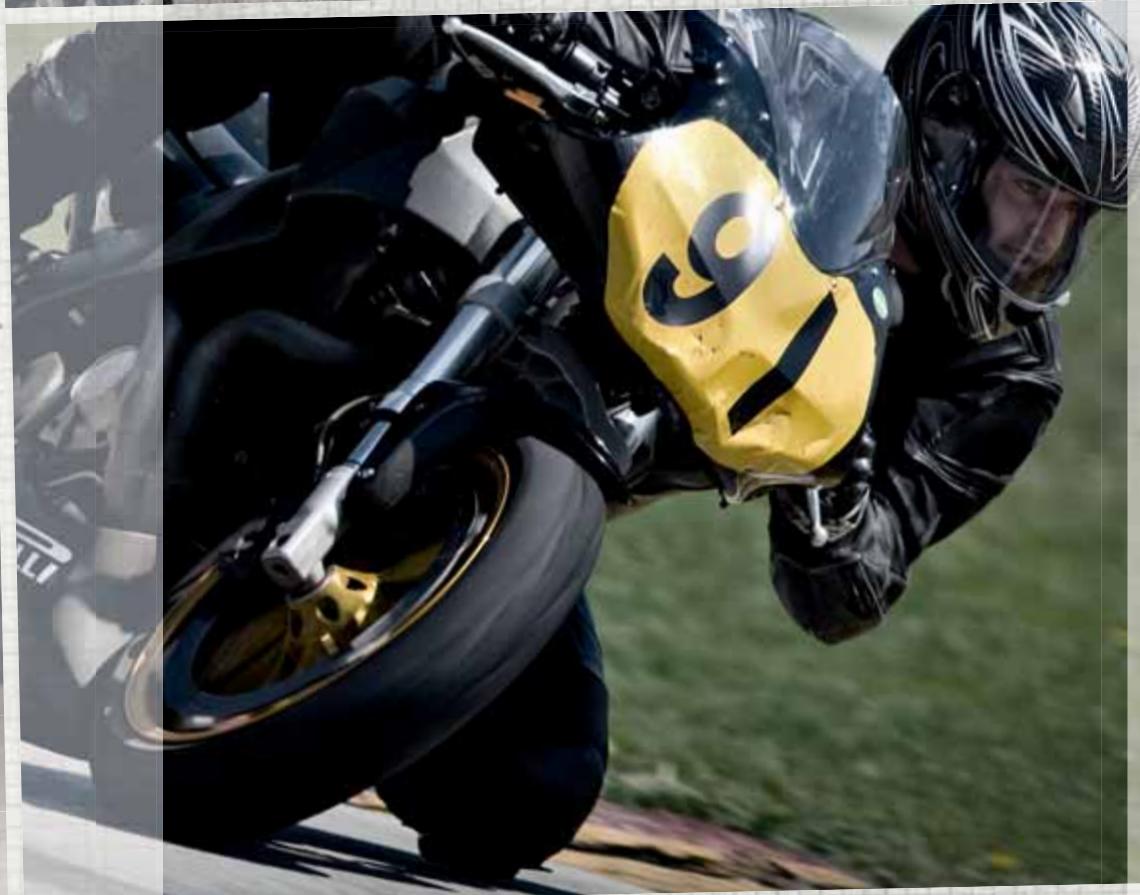 BUELL XB12SX - Nous nous présentons. Nous sommes la Buell Motorcycle Company de East Troy, dans le Wisconsin. Une petite ville sans aucun doute ! À peine 4 231 habitants. Loin de tout. - 11