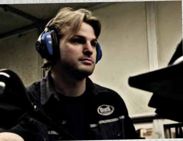 BUELL XB12SX - Nous nous présentons. Nous sommes la Buell Motorcycle Company de East Troy, dans le Wisconsin. Une petite ville sans aucun doute ! À peine 4 231 habitants. Loin de tout. - 1