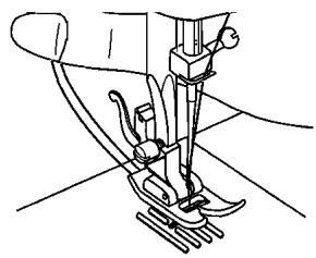 DURABASE SEWING - Enfilage du fil supérieur - 3