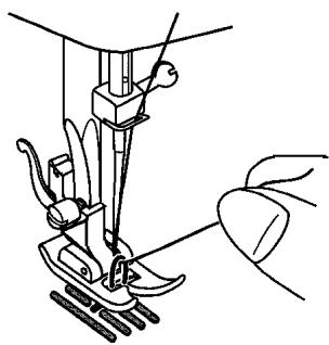 DURABASE SEWING - Enfilage du fil supérieur - 2