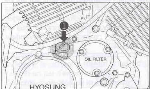 HYOSUNG 125 AQUILA 1CLASSIC - VIDANGE ET CHANGEMENT DE FILTRE A HUILE. - 1