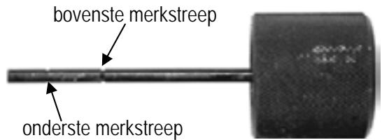 ATIKA ASP 8 N-400 - Hoe controllerik het oliepeil? - 3