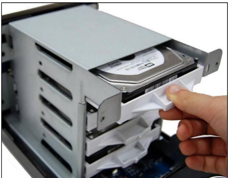 SYNOLOGY DS410 - Installation du DISQUE DUR - 6