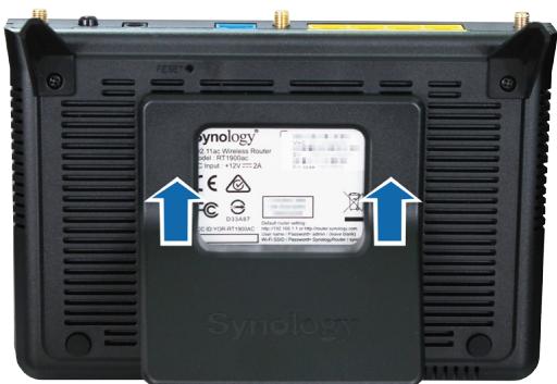 SYNOLOGY RT1900AC - Le poser verticalement grâce au kit de support - 3