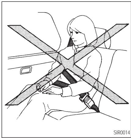 INFINITI Q45 - SIÉGES, DISPOSITIFS DE RETENUE ET SYSTÉMES DE COUSSIN GONFLABLE D'APPOINT - 1