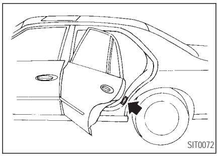 INFINITI Q45 - AFFICHTET DES PNEUS - 1