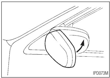 INFINITI QX4 - Rétroviseurs extérieurs pliables - 1