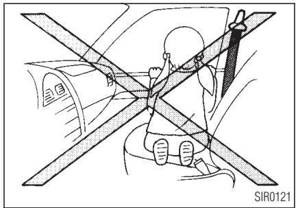 INFINITI QX4 - SIÉGES, DISPOSITIFS DE RETENUE ET SYSTÉMES DE COUSSIN GONFLABLE D'APPOINT - 1