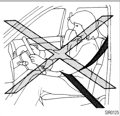 INFINITI QX4 - CEINTURES DE SECURITE - 2