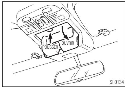 INFINITI QX4 - COMPARTIMENTÀ LUNETTES - 1