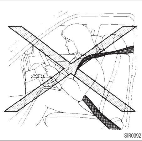 INFINITI QX4 - SIÉGES, DISPOSITIFS DE RETENUE ET SYSTÉMES DE COUSSIN GONFLABLE D'APPOINT - 2