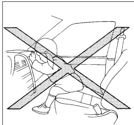 INFINITI QX4 - SIÉGES, DISPOSITIFS DE RETENUE ET SYSTÉMES DE COUSSIN GONFLABLE D'APPOINT - 3
