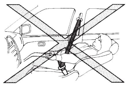 INFINITI QX4 - SIÉGES, DISPOSITIFS DE RETENUE ET SYSTÉMES DE COUSSIN GONFLABLE D'APPOINT SIÉGES - 2