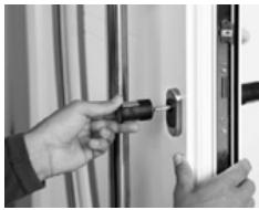 BURG WACHTER TSE 6102 - When installing the cylinder, proceed as follows: - 8