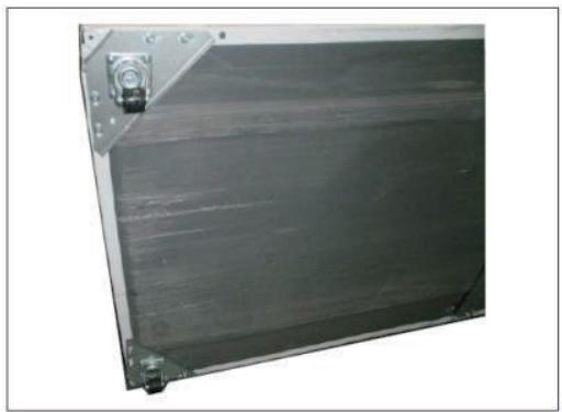THOMSON TCH501E - Installation des roulettes - 4