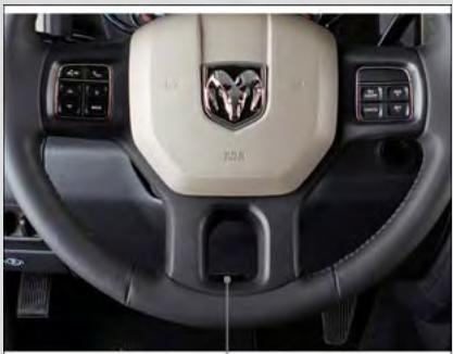 DODGE RAM - OUVERTURE DU CAPOT - 1